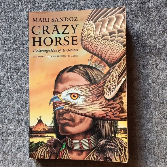 Crazy Horse, The Strange Man Of The Oglalas By Mari Sandoz Paperback Book - Picture 2 of 7